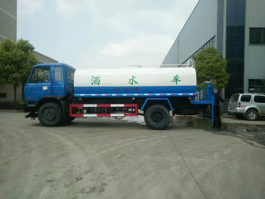 東風老款15噸灑水車圖片 東風老款15噸灑水車圖片
