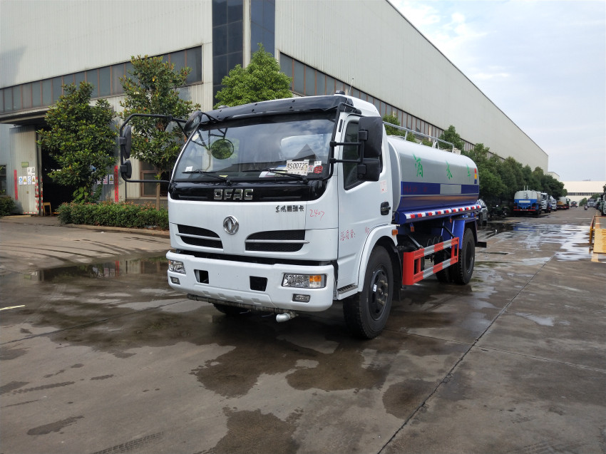 灑水車多少錢一臺，程力灑水車廠家直銷，程力集團(tuán)