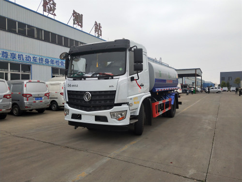 灑水車，運水車的應用讓綠化更方便-程力灑水車廠家