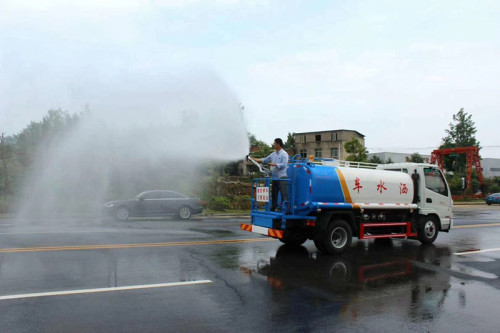 灑水車廠家告誡灑水車司機如何抽水-程力灑水車廠家