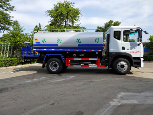 程力威牌CLW5181GSSD6型灑水車