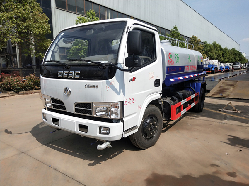 東風的5方霧炮灑水車-霧炮灑水車要多少錢一輛