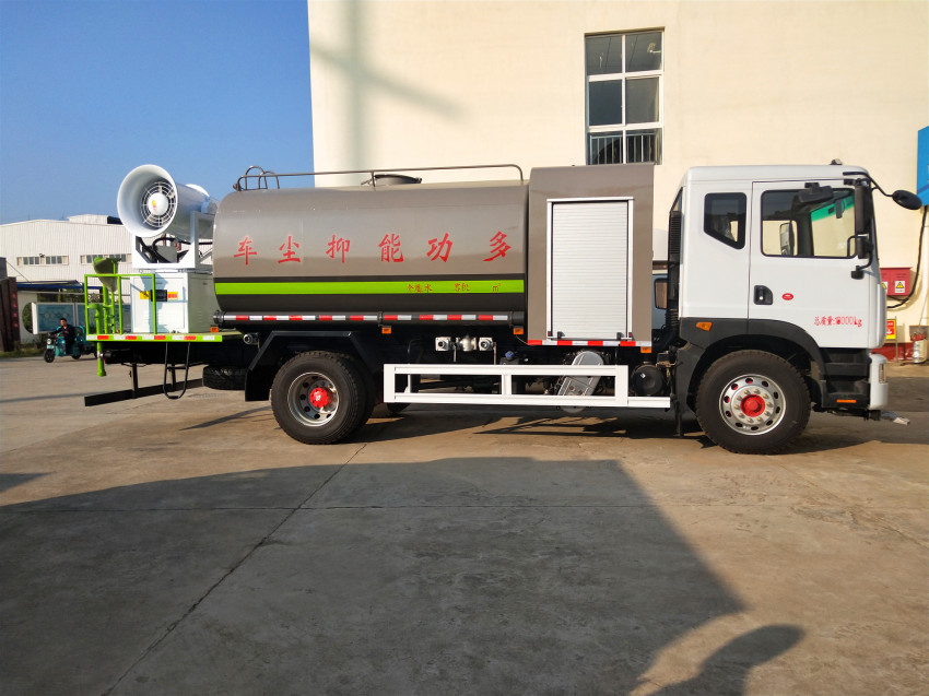 灑水車選擇4缸發動機-灑水車還是六缸發動機-程力集團