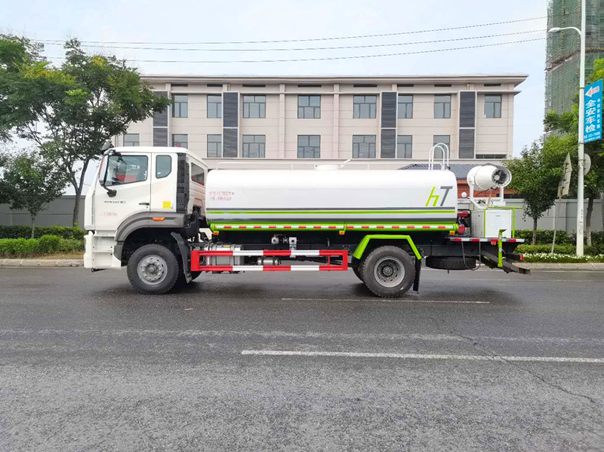 重汽15噸灑水車