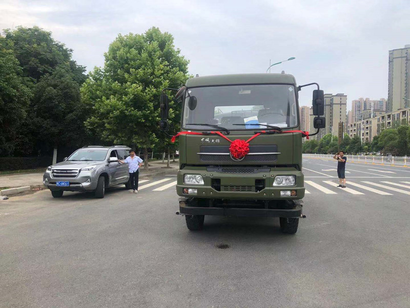 東風(fēng)六區(qū)灑水車-東風(fēng)10噸灑水車價(jià)格-縱昂牌CLT5165GPSFV6A型綠化噴灑車廠家直銷
