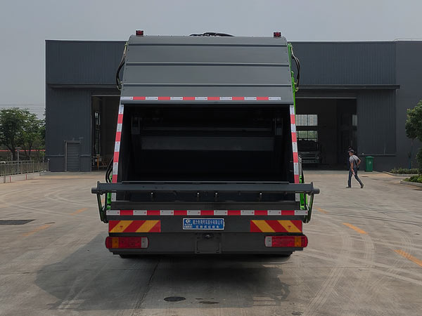 程力威牌CLW5181ZYSC6型壓縮式垃圾車