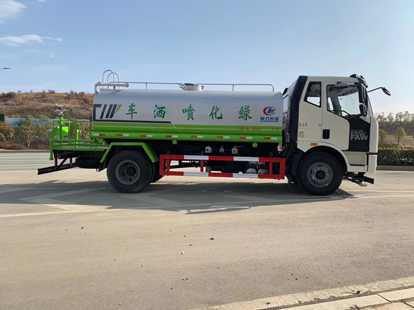 10噸灑水車報(bào)價(jià)多少錢一輛-10噸灑水車廠家報(bào)價(jià)
