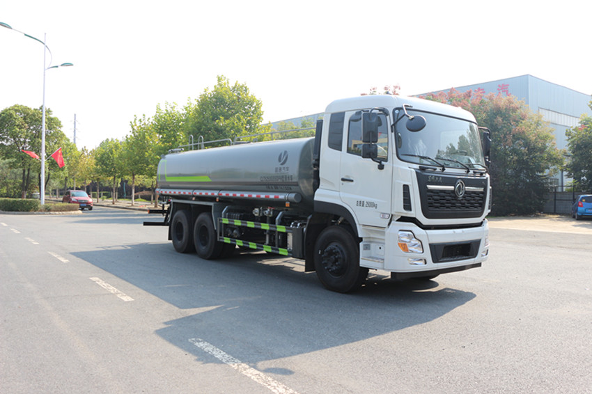 東風天龍后雙橋灑水車