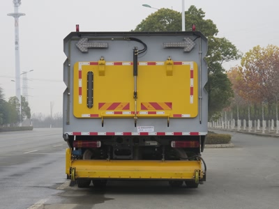 新東日牌YZR5181TXCZ6型吸塵車