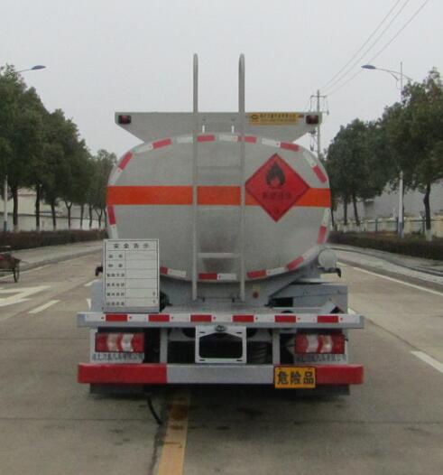 中汽力威牌HLW5120GYYHF6型運(yùn)油車